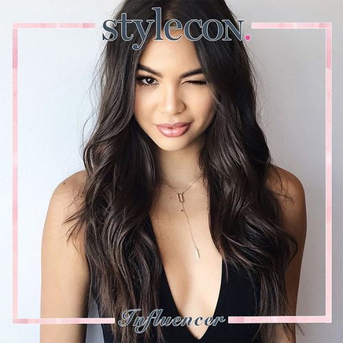 @amandapandapaige is coming to StyleCon! Come hang with this pretty model on November 5th in the OC!