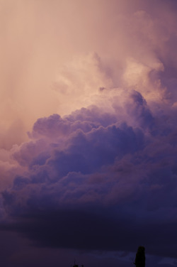 nichvlas:  Clouds over Melbourne (by Matt-Elliott-Photography)