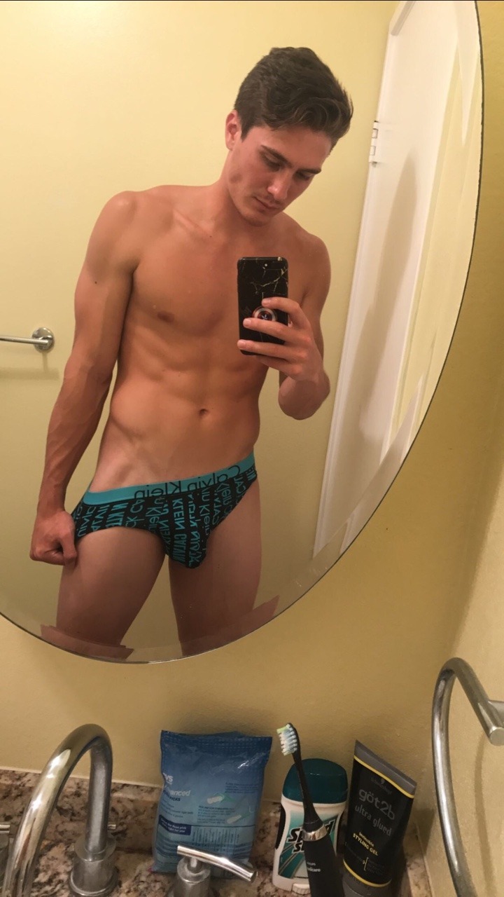 spiderman021: undiesck:  @Iachad8   Underwear, bulges and hunks! Follow @spiderman021