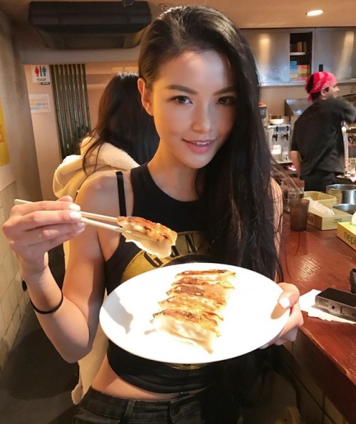 Sexy Singapura needs a big White cock