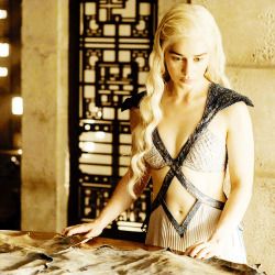 iheartgot:  Daenerys Targaryen, Sansa Stark,