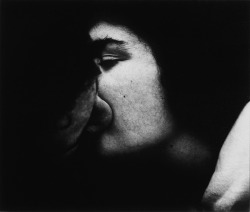 ranciavida:  Couple Kissing by David Heath  