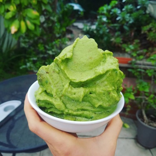 Experimenting with fruity + greens sorbetos. Ingredients:Frozen pineapple (or grapes )Frozen bananas