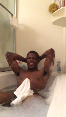 d-dolla:  Bubble Bath 🍆