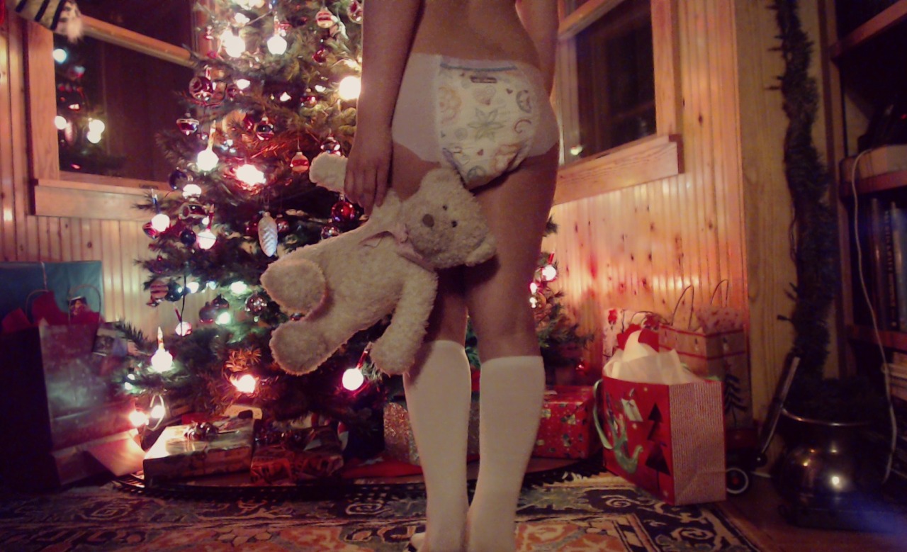 adaddysgirl:  Let’s see which presents are for you, Madeline!