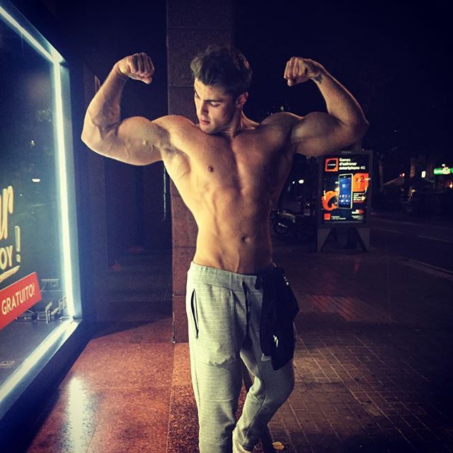 beautifulyoungmuscle:  Feel like shooting a big creamy load? David Lurs is here to