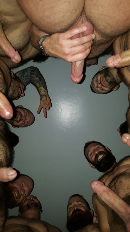 joe-sedona1: satanicsub:   420bate:  CIRCLE JERKING THE MORE GUYS THE BETTER   Hail