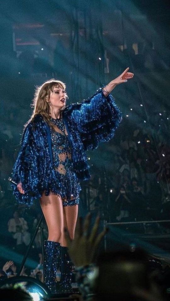 WHAT HAPPENED LAST NIGHT AT THE ERAS TOUR