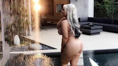 trishiesfishies:“  A naked body should be celebrated , not sexualized! So good morning from me and my unedited naked bum  cellulite , rolls , and all !”