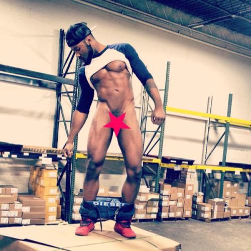 fcsdtrmntn:  Super Hot Porn Star Noah Donovan…follow him @no_donovan and he got the fire vine vids….one of my new favorites…