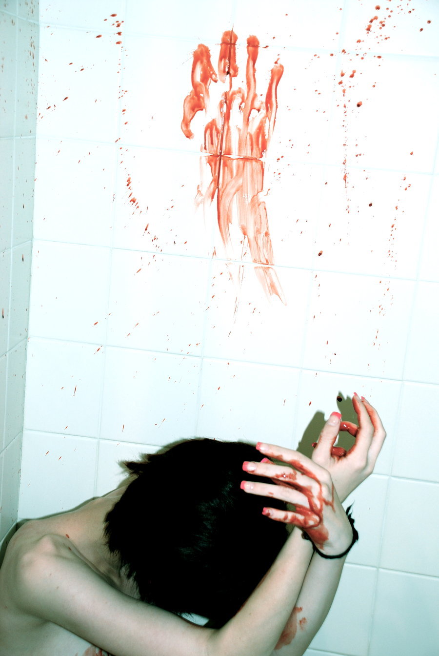 universo-sangrento:  naked broken pieces by Fayde2Memory