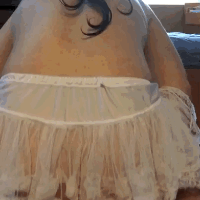lynne-en-femme:  Sitting on my medium-sized black plug 