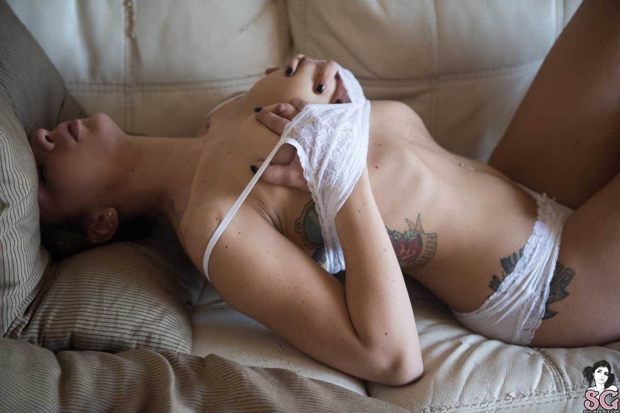 suicidegirlslover:  Moxy_Suicide