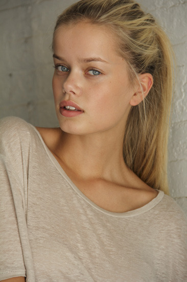 victoriassecretangelsss:  Frida Aasen 
