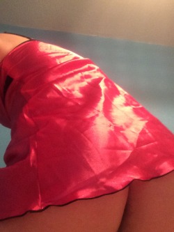 kimmitime:  tamaracd:  I love waking up wearing satin. It makes me feel like such a pansy sissy and I love that.  Kik tammy_cd   Such a lovely choice of colors, too! ;3