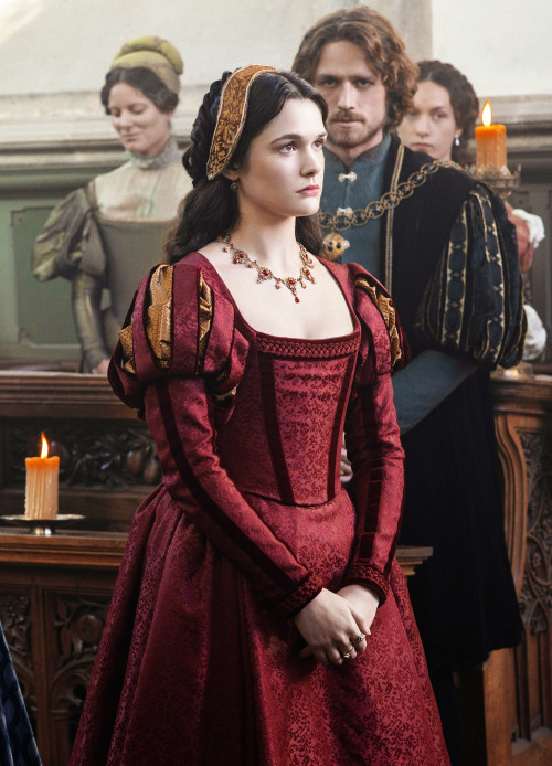 fuckyeahcostumedramas: Sai Bennett as Mary Tudor in ‘The Spanish Princess’ (TV Series, 2019 - 2020).