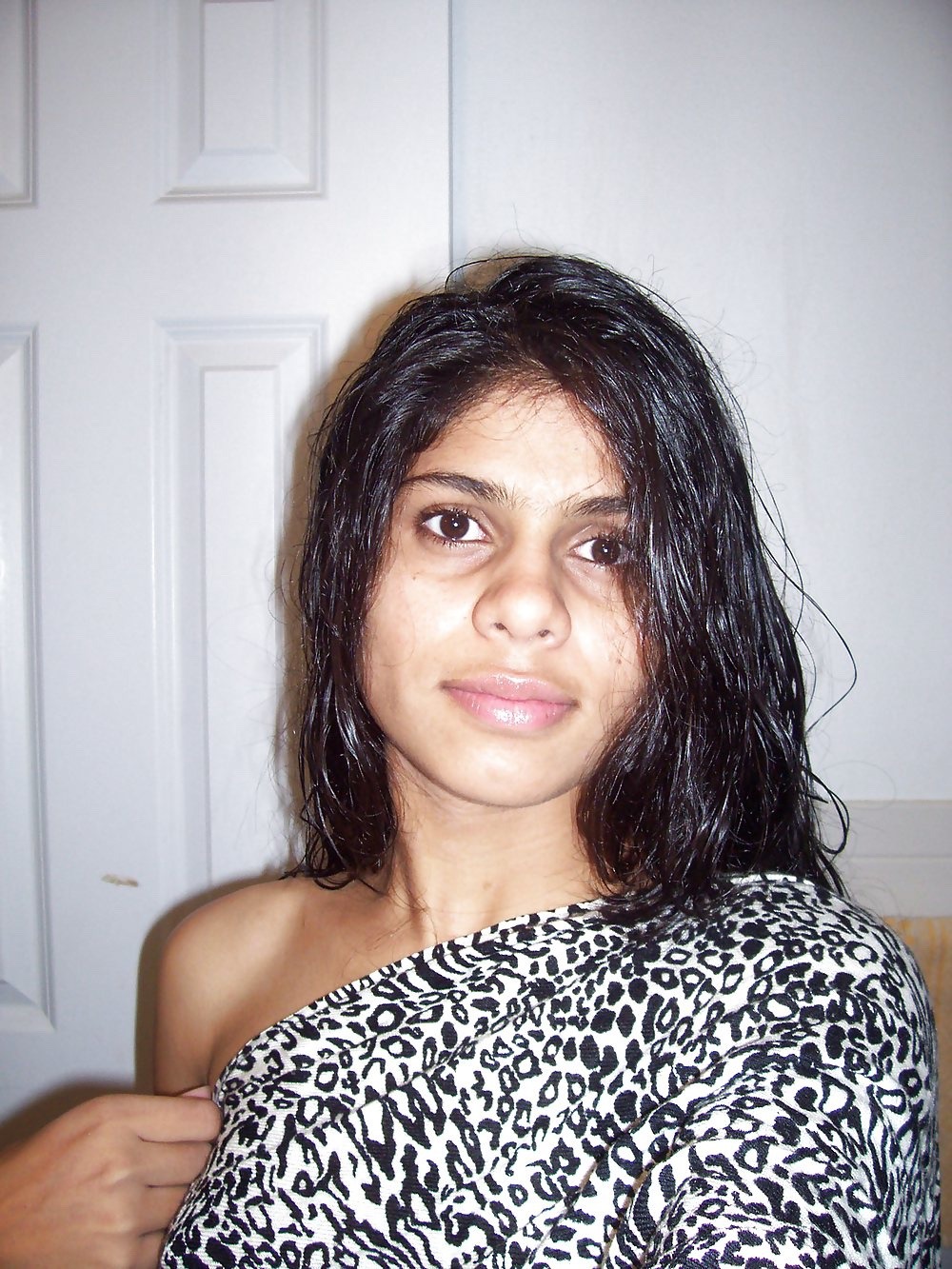 xprythmx:  Bhabhi ji, kabhi hamara Lund bhi choos lo… Bohuth tasty hoga…