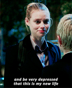 DAILY VAMPIRE ACADEMY
