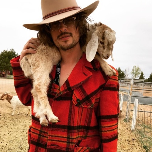 potatoheart:gublergram: “goatscarf”