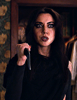 AUBREY PLAZA As RIO VIDALin 01x01 "Seekest Thou The Road"AGATHA ALL ALONG (2024)