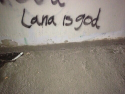 classy—but—sassy:  Lana is god