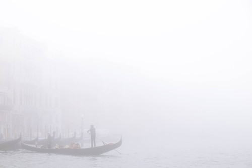 neumarc: The quietness that falls like a fresh blanket of fog. Venice. (on Flickr you can see l