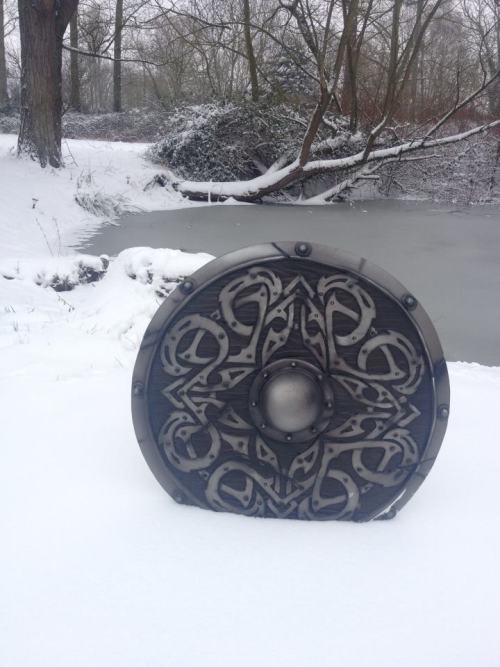 another-daughter-of-vikings: Skyrim inspired Shield by Artyfakes