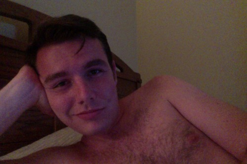 feelinlikea10:I still really like this old pic of me so here