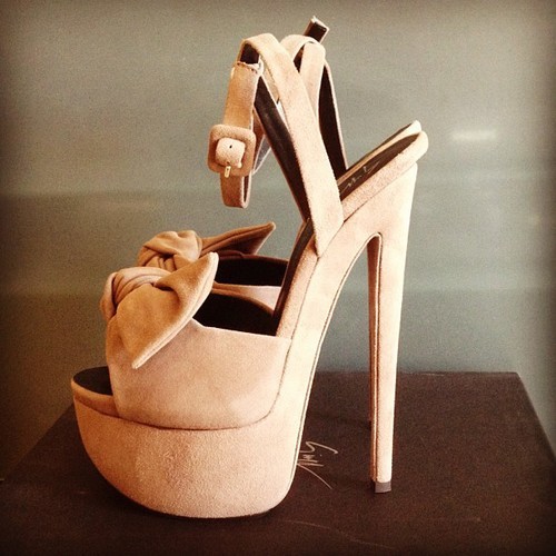 love-g0ld: cocaine-and-louboutins: belle-rebel-x: These are so cute www.cocaine-and-louboutins.tumbl