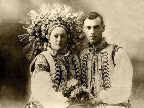 aph-ukraina:Old photos of Ukrainians in  ХІХ- ХХ Century1.1887- Ivano-Frankivsk region;2.1890;3