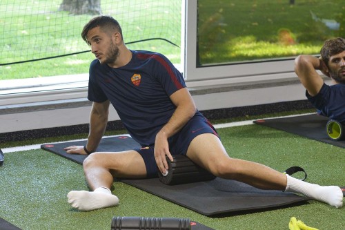 Manolas