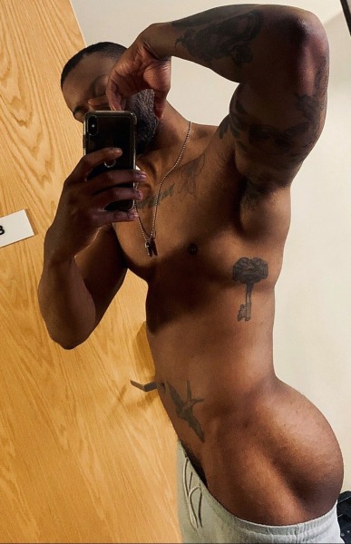 basquebermeo-gay:taksin1982:bourgeoisie-sauvage:Bel hommeI lick it