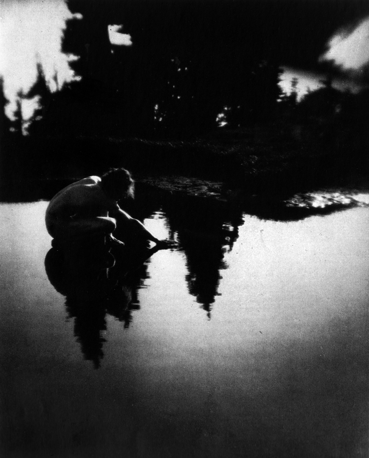 poeticasvisuais:  Imogen Cunningham On Mount Rainier, 1915 