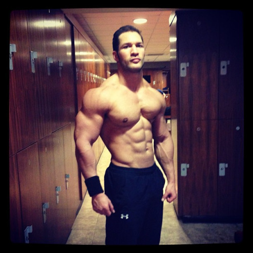 myfavoritemusclemen: Arjun Sethmyfavoritemusclemen.tumblr.com/post/148895864853/arjun-seth