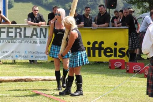 lastsonlost:hieronyma:Scottish women of the Highland Games–kicking ass, wearing kilts and maki