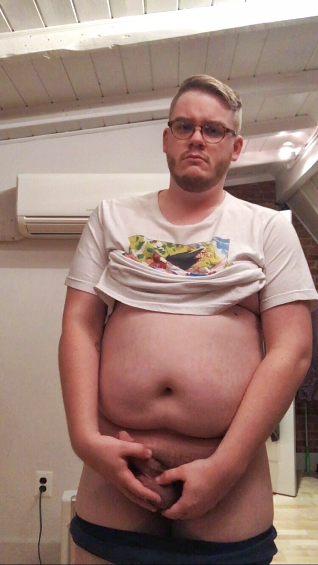 boyonboy:  I call this ‘Gay nerd uses sexual prowess to get an A in gym’