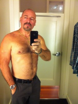 daddysdirtyboy:  Phwoar! That’s one thick,