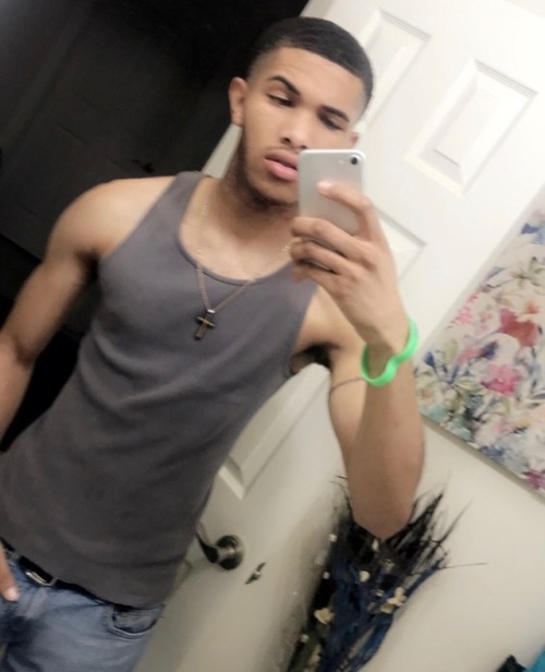 freakdreamofme:  mjasexynigga2:  IG: B_Texan 🐝🐝🐝🐝🐝🐝🐝 😍Sexy ass 6’0 lightskin model Bobby with the beautiful hazel 👁👁eyes, 🤤banging 🍯body 💦& 😈big 🍆dick from Texas 🐝 INSTAGRAM: B_Texan 🐝🐝🐝🐝🐝🐝🐝🐝🐝