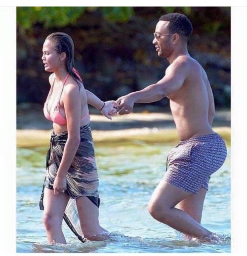 sizzurpor:  morphious45:  John Legend   John Legend got cakes for days