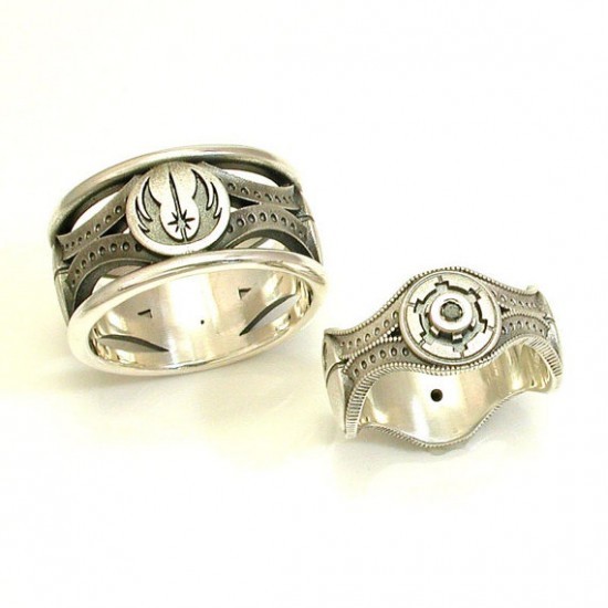 geekmythology:
“If I ever get married, I hope the unlucky lady has the grace to propose to me with these Star Wars wedding rings from Etsy seller Chelsea Swank.
”