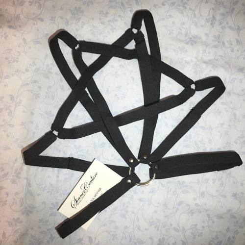 PENTAGRAM 2.0 harness by @sinnercouture is fully adjustable and made of elastic material - fits any 