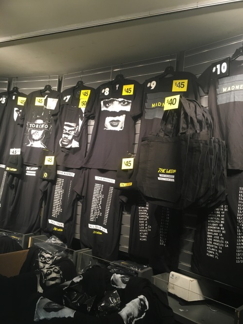 yaxeniownsthis: merch