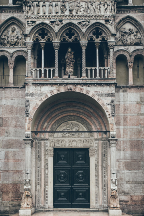 vintagepales2:Doors in ItalybyDmitri Korobtsov