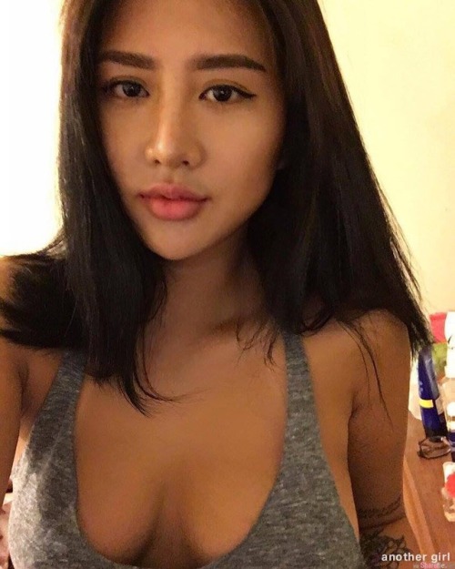 sghornyboyyyy: kinkyayla: goals big boobs with perfect curvy body :( Pretty face, perfect tits and a