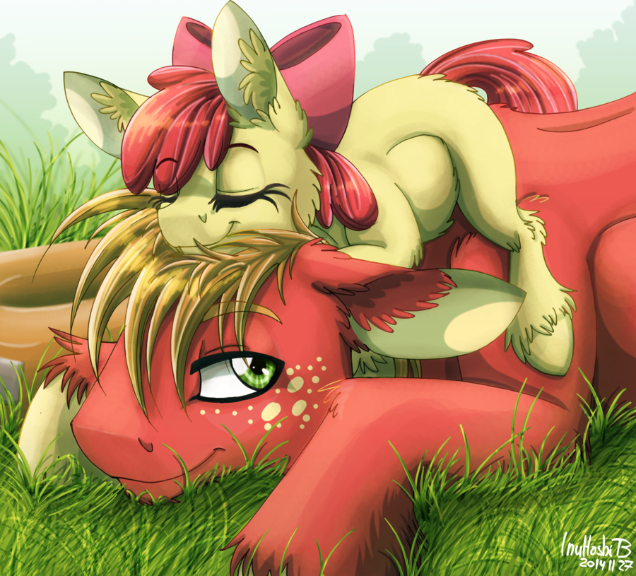 braeburn-corner:  mlpfim-fanart:  Big Brother, Little Sister by InuHoshi-to-DarkPen