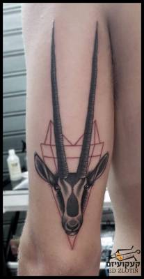 fuckyeahtattoos:  Oryx tattoo by Ed from