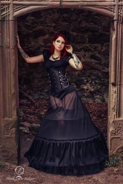 gothicandamazing: Model: Obscure Raven Photo: Black Badger Photography Welcome to Gothic and Amazing | www.gothicandamazing.com 