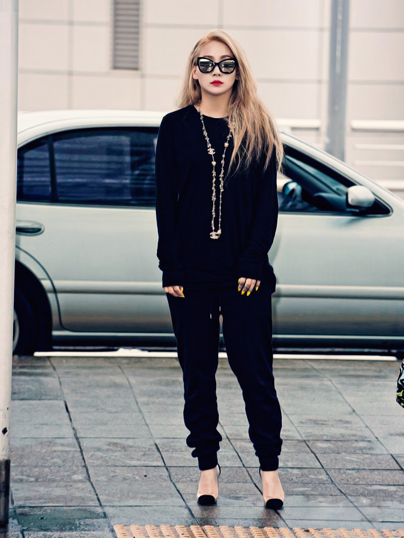everlastingblackjack:  How many of your bias’ airport photos look like a photoshoot?
