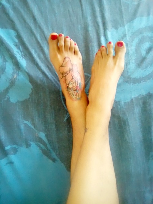 andreaarellanofeet: With my new tattoo