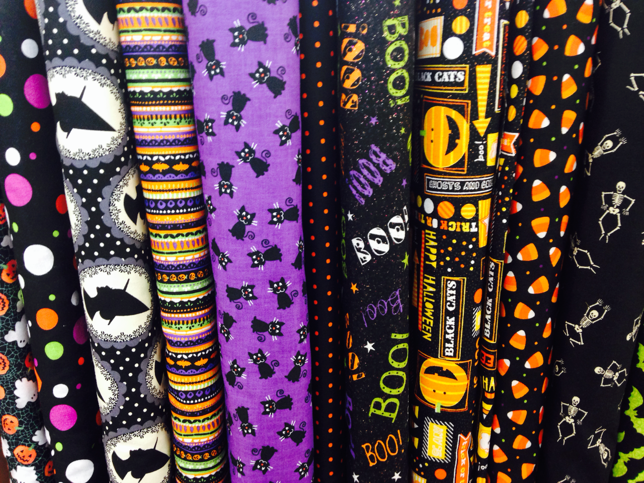 horrorriz:  *tries to teleport fabric here* You can never have too much halloween